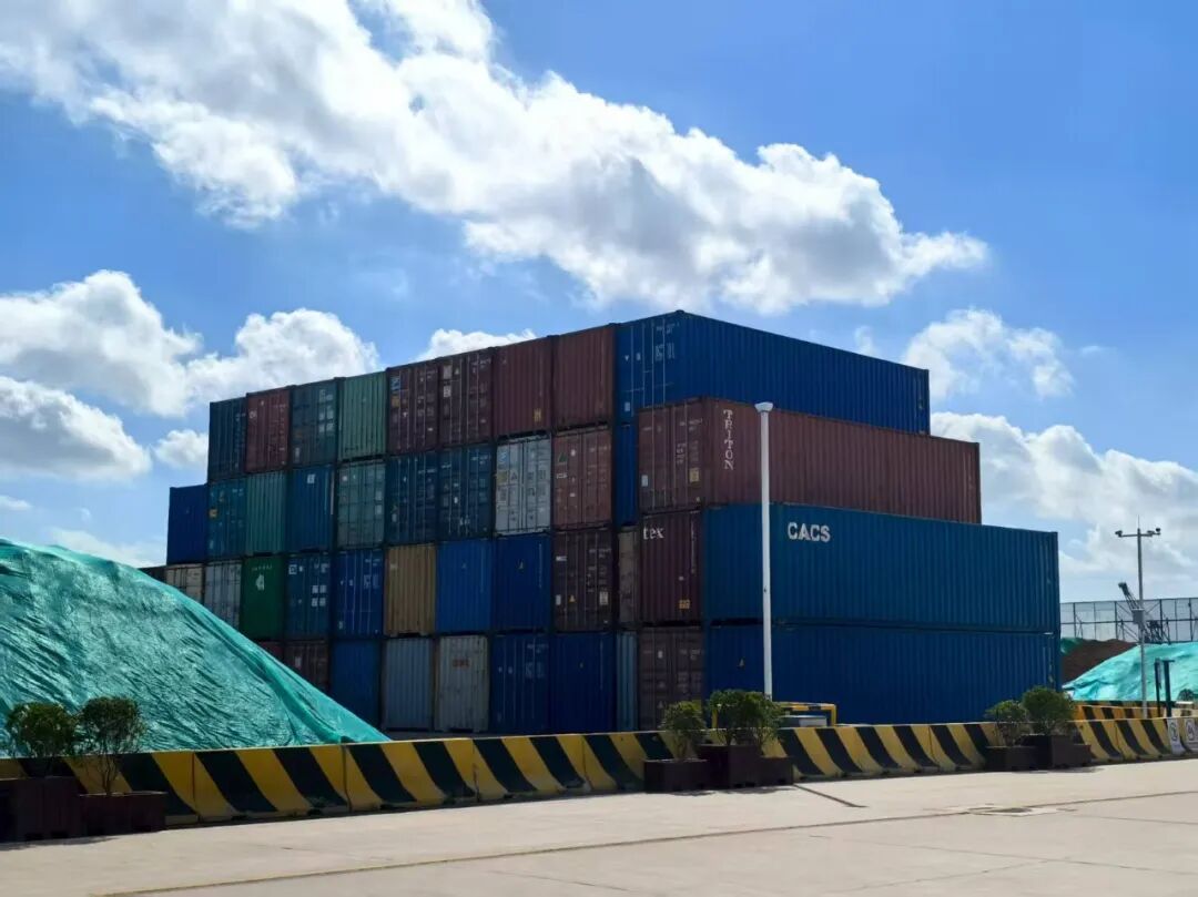 百日攻堅丨3962TEU！鹽城中歐（亞）接續班列提前完成年度發運目標，國內貨物運輸代理再創佳績